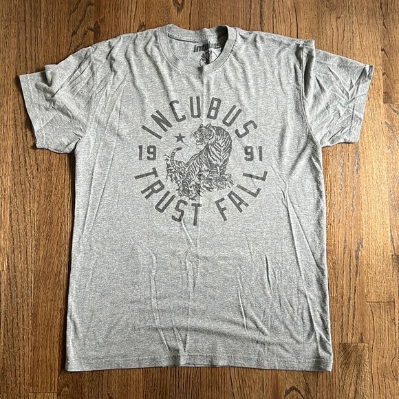 Incubus trust fall 2015 tour t shirt - Picture 1 of 4